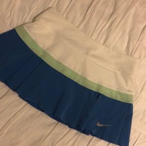 Nike tennis skirt small